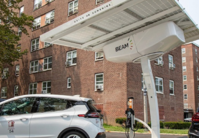 Electric vehicle charging station