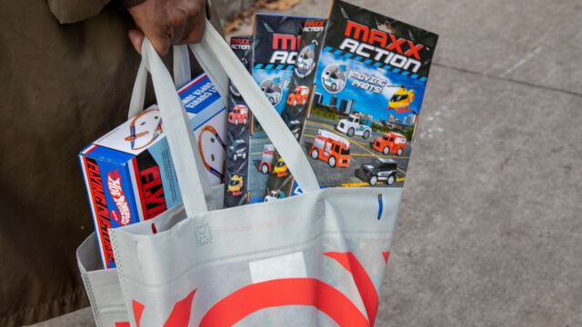 Resident Leader Toy Drive for Saint Nicholas Houses