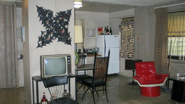 On the set of "American Gangster," filmed at Marlboro Houses in 2006. A vacant apartment was designed to look like an early 1970s apartment.